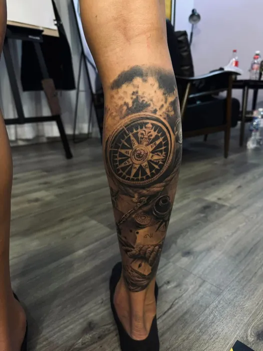 ลายเข็มทิศบนน่อง