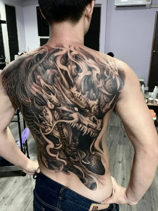 เต็มหลังลายมังกร